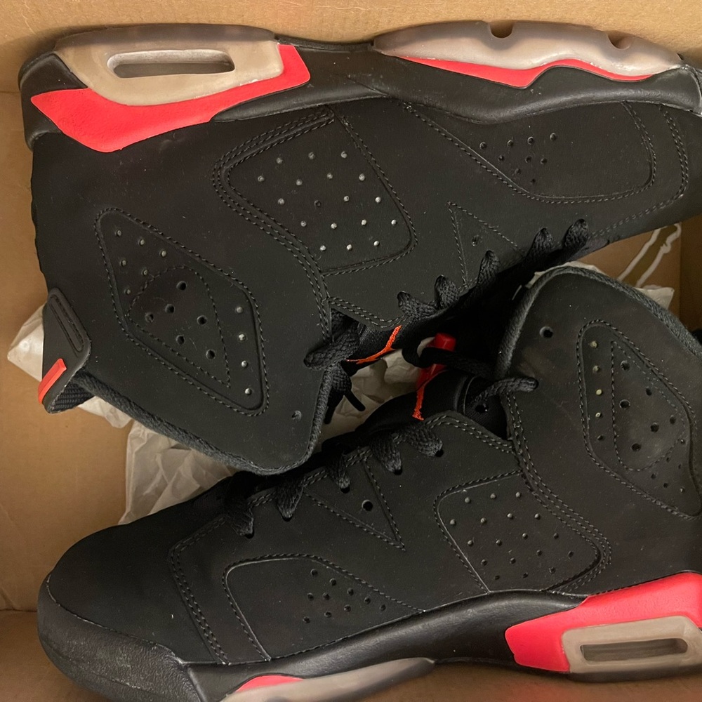 2019 Black infrared Jordan 6s.